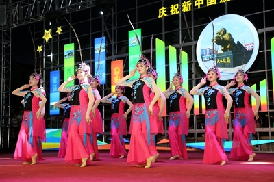 掃黑除惡暖民心，鹽池文藝進(jìn)鄉(xiāng)村——一場(chǎng)深入人心、凝聚共識(shí)的專(zhuān)題文藝匯演